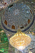 Decke in der Moschee, Aramgah-e Shah-e Cheragh (Mausoleum des Königs des Lichts), Shiraz, Iran, Mittlerer Osten