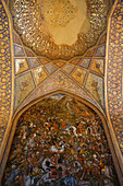 Mural of battle scene, Chehel Sotun (Chehel Sotoun) (40 Columns) Palace, Isfahan, Iran, Middle East