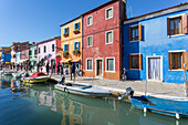 Canal und bunte Fassade, Burano, Veneto, Italien, Europa