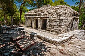 Casa del Jaguar - Xelha archeological site (Quintana Roo).