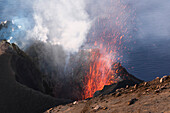 Ausbruch des Vulkan Stromboli, 16.10.2016, Insel Stromboli, Liparische Inseln, Äolische Inseln, Tyrrhenisches Meer, Mittelmeer, Italien, Europa