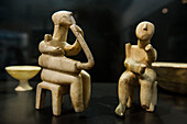 Frühkykladische Harfenspieler aus Marmor, 2700 bis 2400 v. Chr., Badisches Landesmuseum, Karlsruhe, Baden-Württemberg, Deutschland