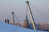 Zeltdach der Olympiahalle, Winter im Olympiapark, München, Oberbayern, Bayern, Deutschland
