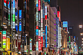 Lichter der Ginza bei Nacht, Chuo-ku, Tokio, Japan