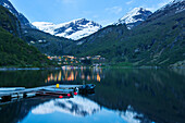 Geirangerfjord, Blaue Stunde, Fjord, Berge, Romsdal, Norwegen, Europa