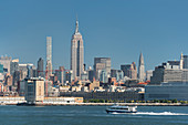 Empire State Building, Hudson River, Manhatten, New York City, New York, USA