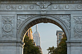 Washington Square Arch im Washington Square Park, Manhatten, New York City, New York, USA