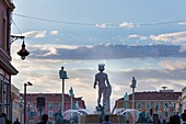 Brunnen der Sonne, Massena Platz, Nizza, Alpes Maritimes Departement, Frankreich.