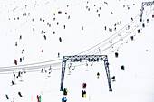 Skigebiet voller Menschen, Kaprun, Salzburg, Österreich