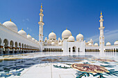 Sheikh Zayed Grand Mosque, Abu Dhabi, United Arab Emirates, Middle East