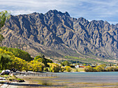 View across Frankton Arm to the Remarkables, autumn, Queenstown, Queenstown-Lakes district, Otago, South Island, New Zealand, Pacific