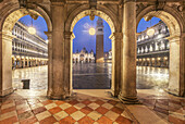 Piazza San Marco, Arches, St Marks Campanile, Venedig, Venezia, Venice, Italia, Europe