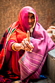 Orchha, Madhya Pradesh, India, Asia, Aged woman beggar