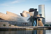 Museo Guggenheim y torre Iberdrola. Bilbao. Vizcaya. Basque Country. Spain. Europe.