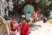 Pilgrims at the Simpecado cart, El Rocio pilgrimage, Pentecost festivity, Huelva province, Sevilla province, Andalucia, Spain, Europe