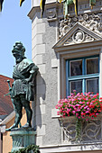 Statue von Georg von Frundsberg, Rathaus, Mindelheim, Unterallgäu, Allgäu, Schwaben, Bayern, Deutschland