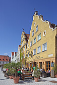 Restaurants in medieval guild houses, Am Weinmarkt, Memmingen, Upper bavaria, Bavaria, Germany
