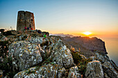 Sonnenuntergang, Wachturm Talaia d’Albercutx, Kap Formentor, Port de Pollença, Serra de Tramuntana, Mallorca, Balearen, Spanien