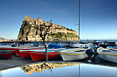 Ischia Ponte auf der Insel Ischia, Golf von Neapel,  Kampanien, Italien