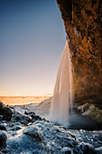 Seljalandfoss Wasserfall eingefroren im Winter, Island