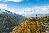 Kirche San Martino im Herbst, Europa, Italien, Trentino Alto Adige, Trento Bezirk, Vervò Stadt, Non Tal