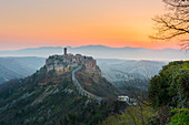 Civita von Bagnoregio bei Sonnenaufgang, Europa, Italien, Lazio Region, Viterbo Bezirk