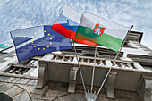 Europa, Slowenien, Ljubjana, Flaggen von Europa, Slowenien und Ljubjana Gemeinde