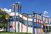 Hundertwasser-Raststation in Bad Fischau an der A2, Bad Fischau-Brunn, Niederösterreich, Österreich, Europa