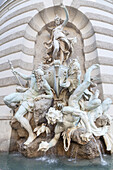 Brunnen mit Skulptur Macht zur See an der Wiener Hofburg in Wien, Ostösterreich, Österreich, Europa