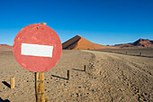 Kein Vorzeichen vor dem Riesensand Dune 45, Sossusvlei, Namib-Naukluft Nationalpark, Namibia, Afrika