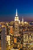 Manhattan Skyline und Empire State Building in der Dämmerung, New York City, Vereinigte Staaten von Amerika, Nordamerika