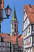 Fachwerkhäuser am Marktplatz, Gemeindekirche, Schorndorf, Baden-Württemberg, Deutschland, Europa