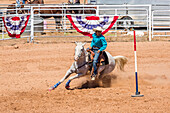 Pferd Reiter konkurrieren in der jährlichen Utah Navajo Fair, Bluff, Utah, Vereinigte Staaten von Amerika, Nordamerika