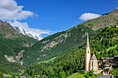 Church of Heiligenblut with Grossglockner, Heiligenblut, National Park High Tauern, Carinthia, Austria