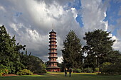 Pagode von Sir William Chambers für Prinzessin Augusta, die Gründerin des Royal Botanic Gardens, Kew, Richmond upon Thames, London, England