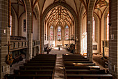 Innenraum der spätgotischen Hallenkirche Stadtkirche Sankt Georg, Schmalkalden, Thüringen, Deutschland, Europa