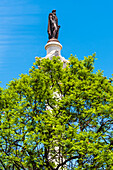 Die Säule von Pedro IV auf dem Rossio Platz in der Altstadt, Lissabon, Portugal