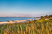 Blick über Dünen auf das Meer, Scharbeutz, Lübecker Bucht, Ostsee, Schleswig-Holstein, Deutschland