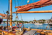 Blick über die Förde mit Traditionsseglern auf St. Jürgen, Flensburg, Flensburger Förde, Ostsee, Schleswig-Holstein, Deutschland