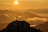 Sonnenaufgang über Kasererwand, Chiemgauer Alpen im Hintergrund, vom Wildalpjoch, Sudelfeld, Mangfallgebirge, Bayerische Alpen, Oberbayern, Bayern, Deutschland