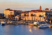 Ajaccio Waterfront bei Sonnenaufgang, vom Meer, Insel Korsika, Mittelmeer, Frankreich, Mittelmeer, Europa
