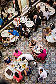 Das Innere des Confeitaria Colombo, ein portugiesisches Art Deco Café im Zentrum von Rio de Janeiro, Brasilien, Südamerika