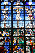 Buntglasfenster aus dem 16. Jahrhundert in der Nordwand der Kirche Saint Joan de Arc, Rouen, Normandie, Frankreich, Europa