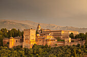 Alhambra, Granada, Andalusien, Spanien, Europa, Blick auf die Alhambra von Mirador St, Nicola