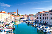 Piran, Slovenian Istria, Slovenia , Erhöhten Blick auf den Hafen der Stadt