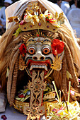 Indonesien, Bali, Klungkung, Melasti Zeremonie (Reinigung), bietet vor Masken.