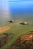 Frankreich, Gironde. Bucht von Arcachon. Vogelinsel. Kabine auf Stelzen gebaut.