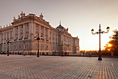 Königspalast ,Palacio Real, bei Sonnenuntergang, Madrid, Spanien, Europa