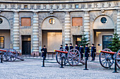 Wachen vor dem Stockholmer Schloss, Stockholm, Schweden