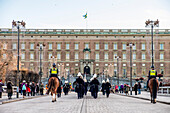 Wachablösung vor dem Stockholmer Schloss, Stockholm, Schweden